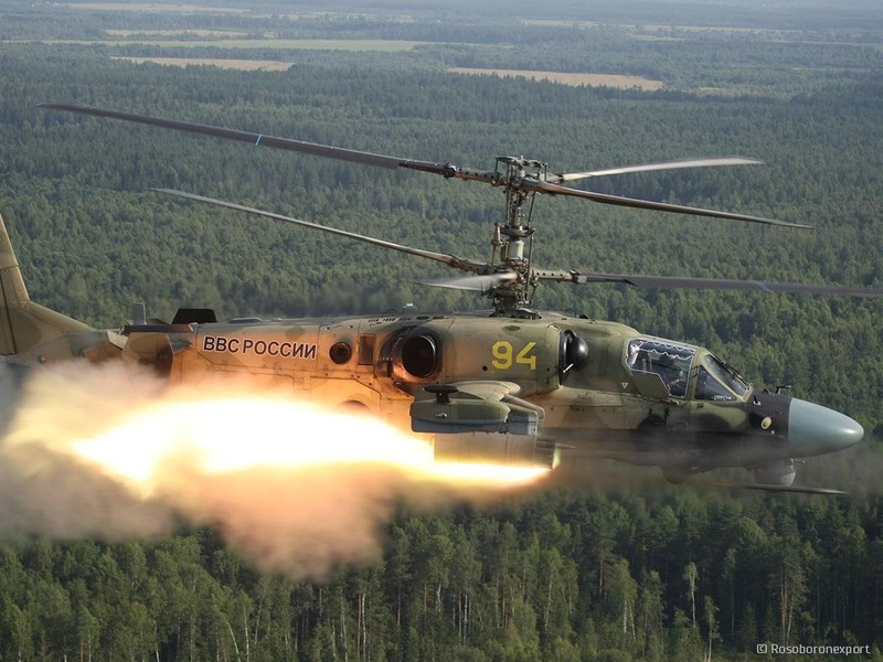 Trực thăng tấn công Ka-52 phóng tên lửa có điều khiển "Izdeliye 305". Ảnh TopWar.