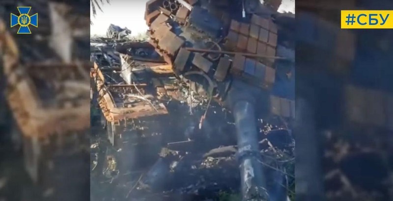 Xe tăng Nga bị phá hủy. Ảnh video SSU