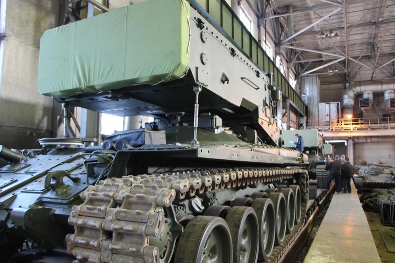 Pháo phản lực nhiệt áp TOS-1A bàn giao cho quân đội Nga. Ảnh Military Leak