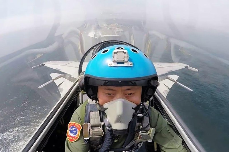 Phi công Không quân Hải quân Trung Quốc. Ảnh SCMP