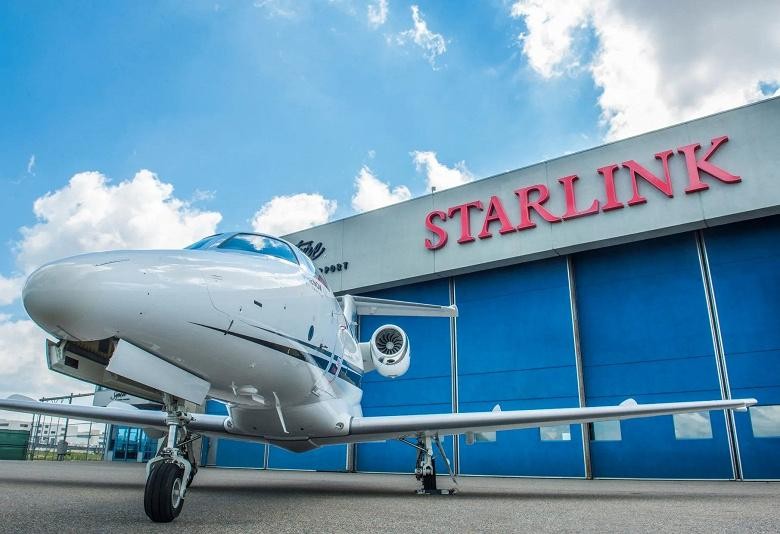 Starlink Aviation cung cấp dịch vụ Internet trên máy bay tư nhân. Ảnh Indian Express
