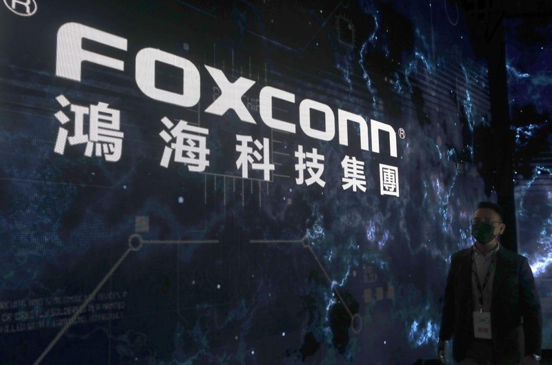 Chính quyền địa phương Trung Quốc phong tỏa cách ly khu vực xung quanh "thành phố iPhone" của Foxconn. Ảnh The Star