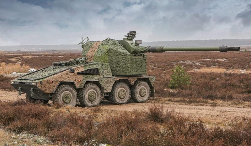 Pháo tự hành bánh lốp Boxer RCH 155 155 mm. Ảnh Military Ukraine