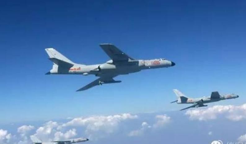 Máy bay ném bom chiến lược H-6K Trung Quốc. Ảnh: Sina