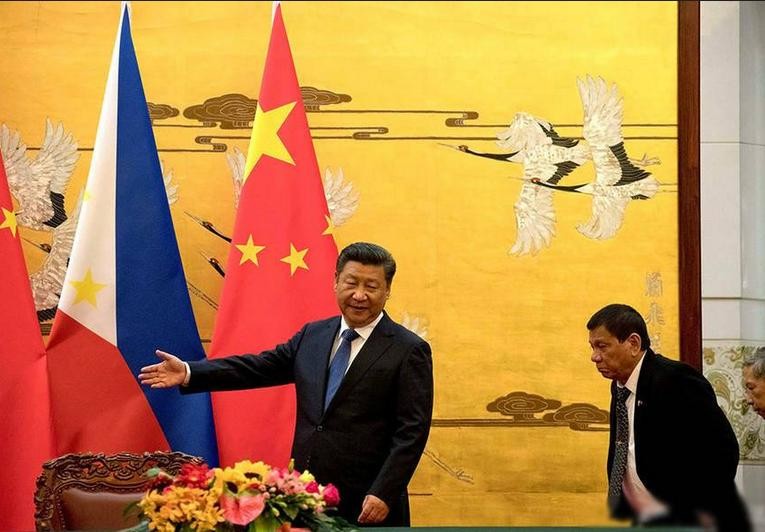 Ngày 20/10/2016, tại Bắc Kinh, Tổng thống Philippines có cuộc hội đàm với người đồng cấp Trung Quốc Tập Cận Bình. Ảnh: China.com.cn