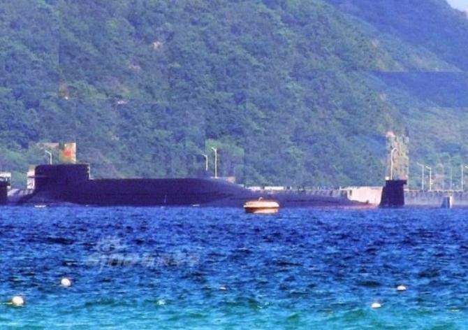 Tàu ngầm hạt nhân chiến lược Type 094A Hải quân Trung Quốc. Ảnh: Sina