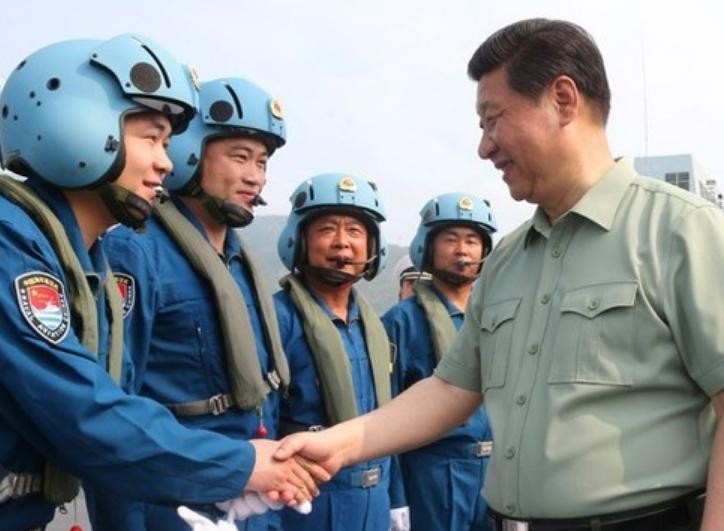 Ngày 9/4/2013, Chủ tịch Trung Quốc Tập Cận Bình thị sát căn cứ tàu ngầm Hạm đội Nam Hải, Hải quân Trung Quốc ở Tam Á, đảo Hải Nam. Ảnh: Tân Hoa xã