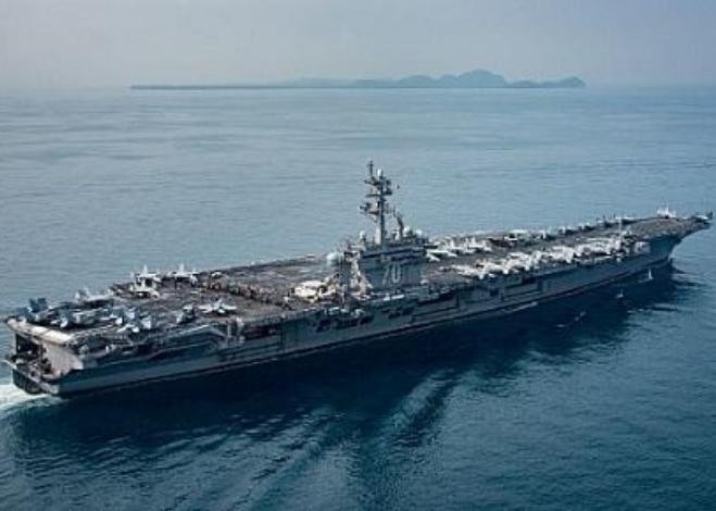Tàu sân bay động cơ hạt nhân USS Carl Vinson, Hạm đội 3, Hải quân Mỹ. Ảnh: Sina