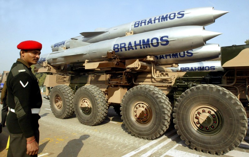 Tên lửa hành trình siêu âm BrahMos Ấn Độ. .