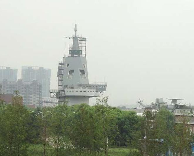 Mô hình đảo tàu mới của tàu sân bay tự chế thứ 2 Trung Quốc. Ảnh: Guancha.