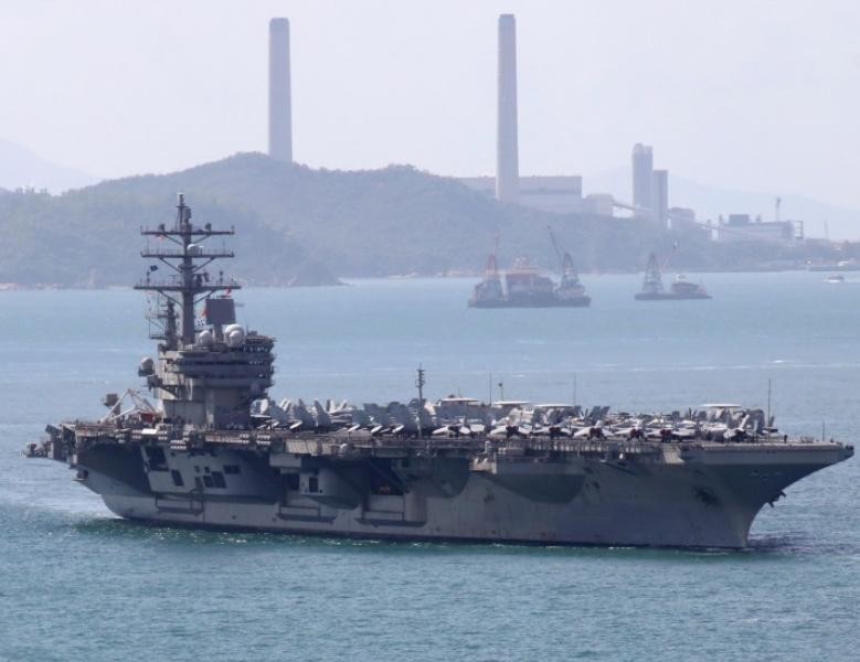 Tàu sân bay USS Ronald Reagan, Hải quân Mỹ ở Hồng Kông. Ảnh: South China Morning Post.
