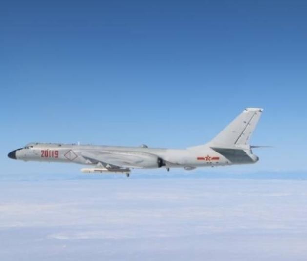 Máy bay ném bom H-6 Trung Quốc. Ảnh: Huanqiu