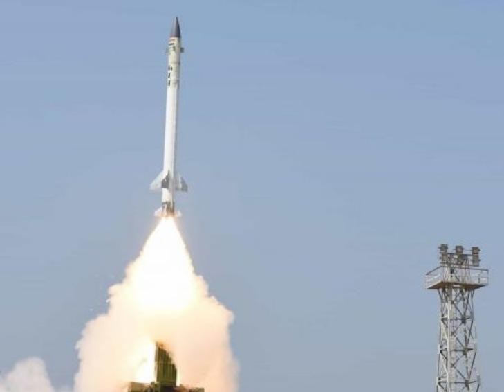 Ấn Độ phóng thủ tên lửa đánh chặn Ashwin. Ảnh: Cankao.