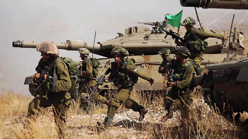 Xe tăng và binh sĩ Israel