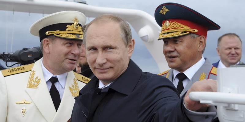 Tổng thống Nga Putin đang chèo lái nước Nga qua giai đoạn khó khăn