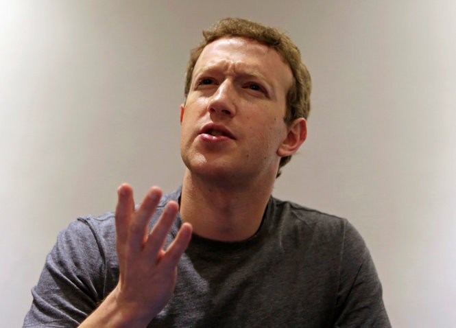 CEO của Facebook, ông Mark Zuckerburg, trong cuộc trả lời phỏng vấn Reuters tại Đại học Bogota - Ảnh: Reuters
