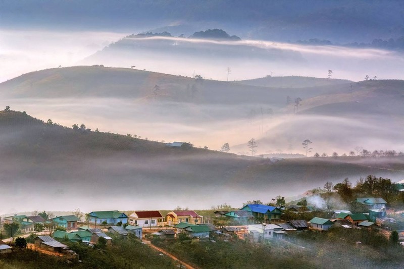 Bức ảnh "Dasar Village in misty day"  của nhiếp ảnh gia Nguyen Tat Thang.