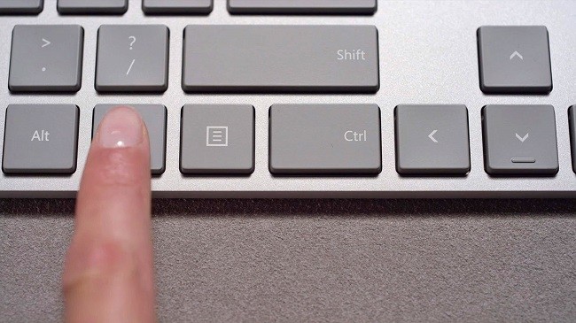 Microsoft giới thiệu bàn phím tích hợp cảm biến vân tay
