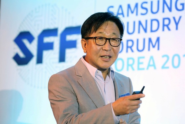 Ông ES Jung, phó chủ tịch điều hành tập đoàn Samsung - Ảnh: Reuters