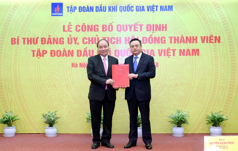 Thủ tướng tận tay trao quyết định bổ nhiệm ông Trần Sỹ Thanh giữ chức Chủ tịch HĐTV PVN