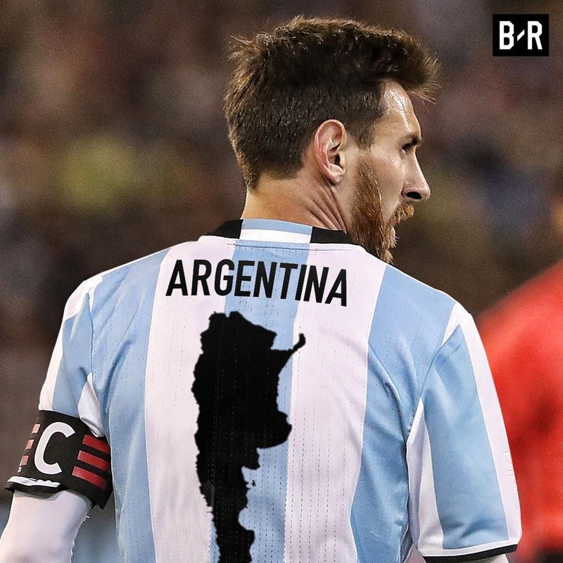 "Messi ném Argentina lên vai". Ảnh AS.