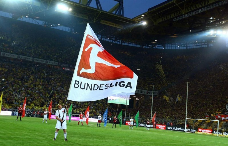 Bundesliga trở lại là tin vui đối với toàn thể người hâm mộ bóng đá thế giới. Ảnh AP.