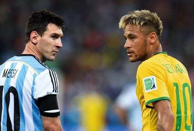 Hai ngôi sao lớn nhất của bóng đá Nam Mỹ là Messi và Neymar đã giành vô số thành tích cá nhân và ở cấp CLB. Ảnh Sky