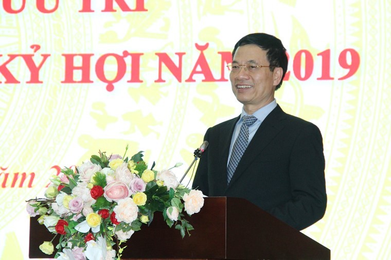 Bộ trưởng Bộ TT&TT Nguyễn Mạnh Hùng phát biểu tại buổi gặp mặt