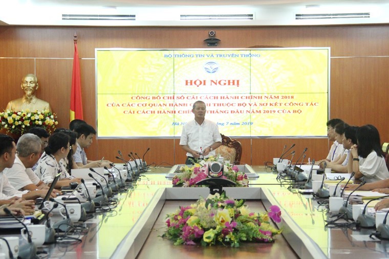 Thứ trưởng Bộ TT&TT Nguyễn Thành Hưng phát biểu tại Hội nghị