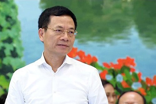 Bộ trưởng Bộ TT&TT Nguyễn Mạnh Hùng trả lời chất vấn của đại biểu 