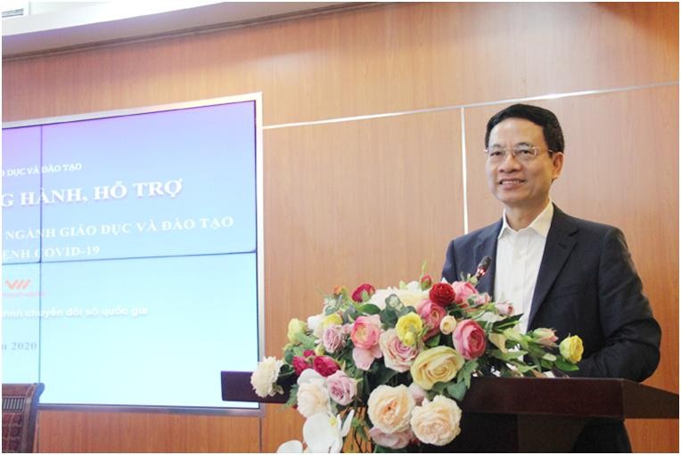 Bộ trưởng Bộ TT&TT Nguyễn Mạnh Hùng phát biểu tại lễ ký kết hợp tác