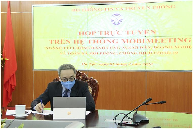 Thứ trưởng Bộ TT&TT Phan Tâm chủ trì cuộc họp trực tuyến