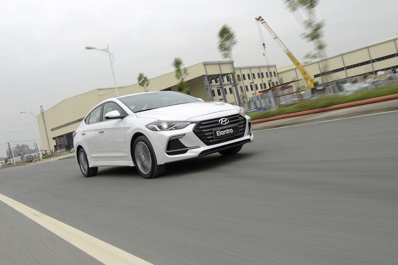 Hyundai Elantra Sport được trang bị động cơ 1.6 T-GDi mạnh mẽ 