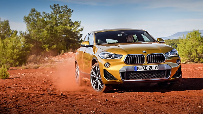 Kể từ khi xuất hiện dưới bản concept cũng như bản thương mại, BMW X2 đã được đánh giá cao và đạt nhiều giải thưởng danh giá.