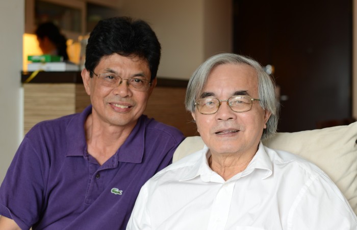 GS TS Phan Đình Diệu (bên phải) và TS Giang Công Thế - chuyên viên Ngân hàng Thế giới tại Việt Nam. (Ảnh do TS Giang Công Thế cung cấp)
