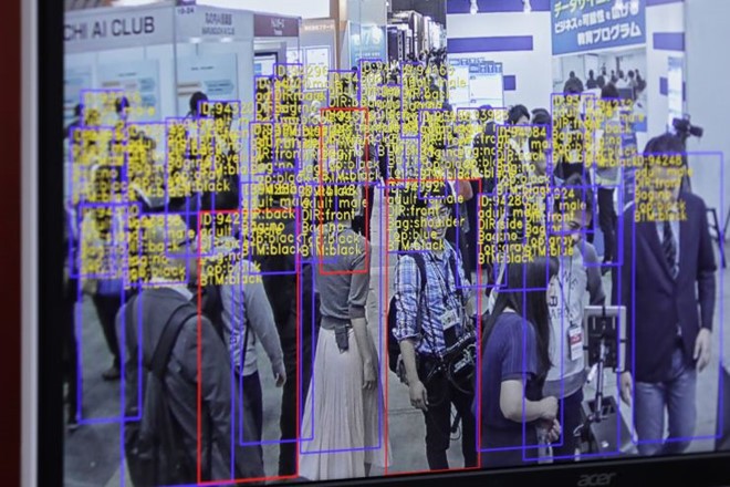 Công nghệ nhận dạng và theo dõi do SenseTime phát triển được hiển thị trên màn hình một sự kiện ở Tokyo (Nhật Bản). ẢNH: BLOOMBERG