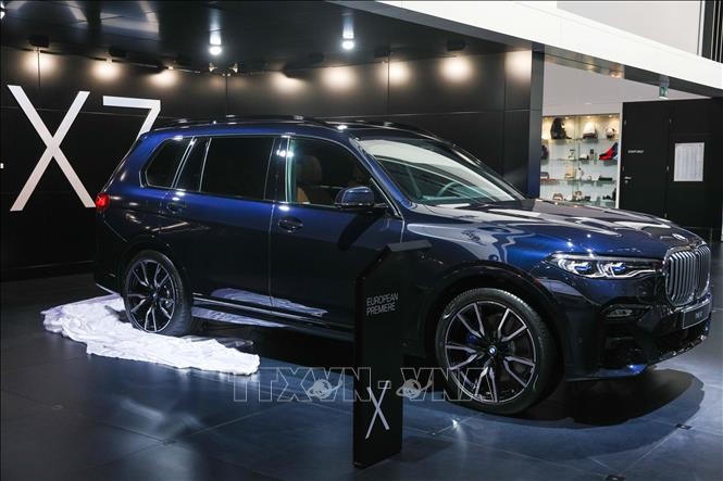 Một mẫu xe của hãng BMW được giới thiệu tại Triển lãm ô tô Brussels, Bỉ, ngày 18/1/2019. Ảnh: THX/TTXVN