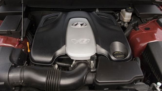 Động cơ Tau V8 xuất hiện lần đầu trên mẫu Hyundai Genesis. Ảnh: Autoblog