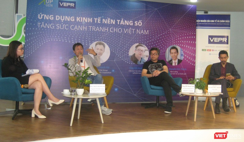 Từ phải sang trái: PGS TS Nguyễn Đức Thành, ông Đỗ Hoài Nam và ông Trần Thanh Hải