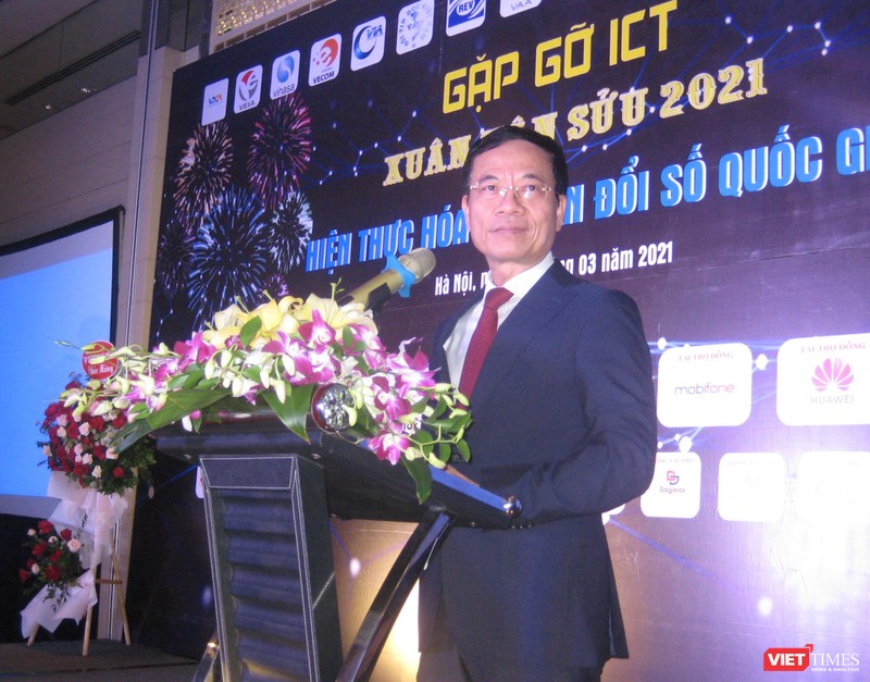 Bộ trưởng Bộ Thông tin và Truyền thông Nguyễn Mạnh Hùng phát biểu chào mừng chương trình