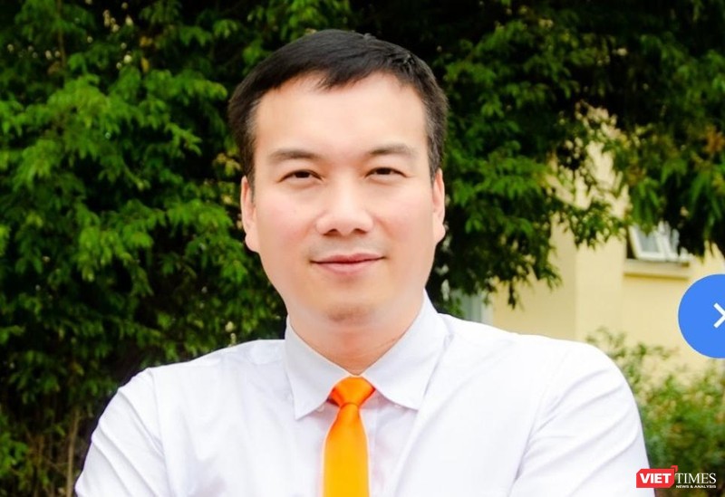 Nhà báo Nguyễn Đức Tài nay là Trưởng Khoa Thương mại Điện tử và Kinh tế số ở Đại học Đại Nam