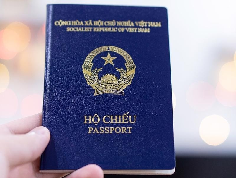 Bắt đầu từ quý 4/2022, hộ chiếu phổ thông của Việt Nam sẽ được gắn chip điện tử