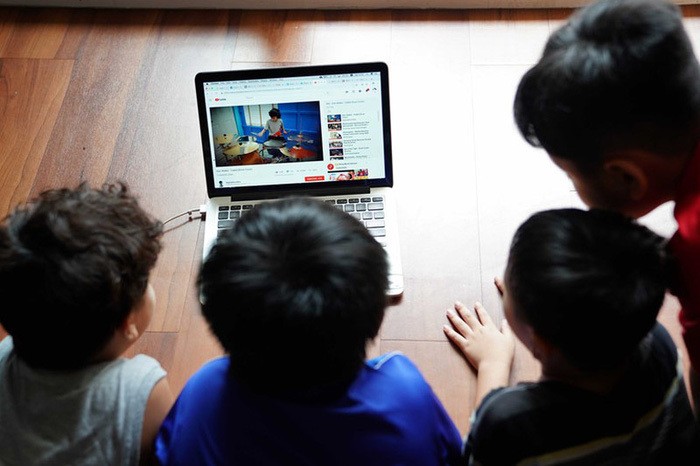 Xem phim trên mạng đã là một viêc rất phổ biến, nhất là với đối tượng thanh thiếu niên