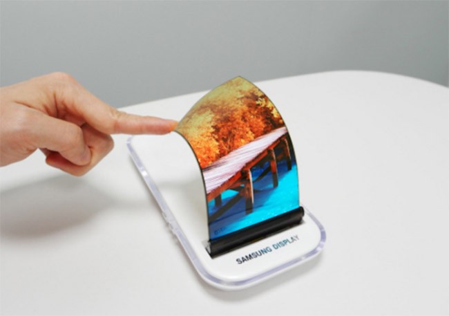 Điện thoại màn hình dẻo sẽ là sản phẩm tiếp theo của Samsung sau điện thoại không viền