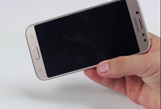 J5 (2017) là smartphone thuộc phân khúc trung cấp của Samsung