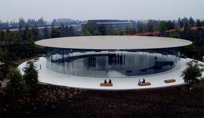 Nhà hát Steve Jobs (ảnh: Phone Arena)