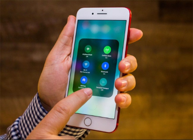 iOS 11 đem lại nhiều tính năng mới cho người sử dụng iPhone, iPad (ảnh: CNET)