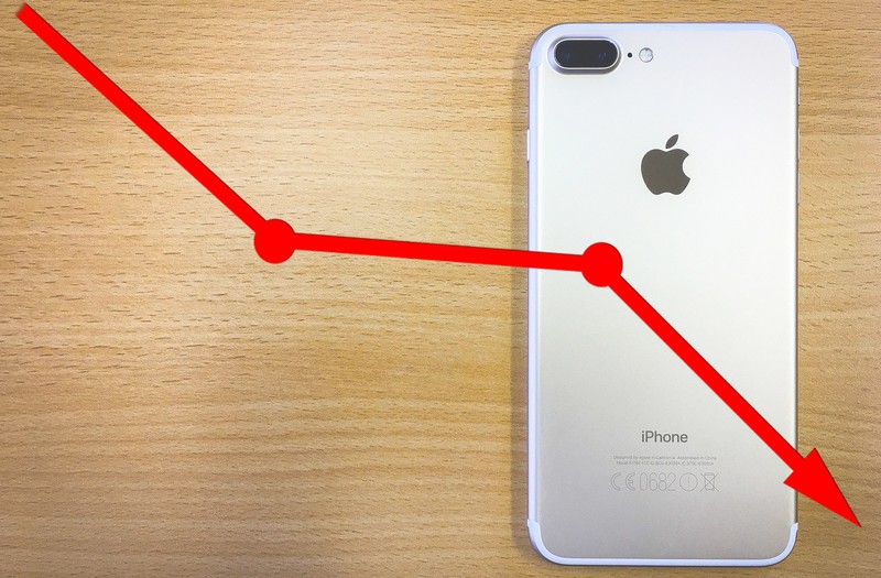 Apple cố tính làm chậm iPhone để thu hẹp vòng đời sản phẩm?