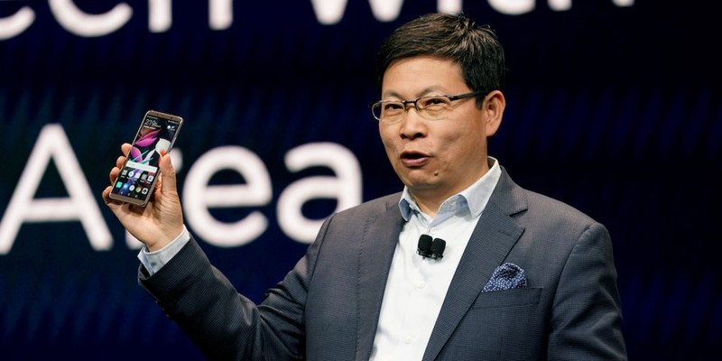 Ông Richard Yu - CEO của Huawei (ảnh; Reuters)