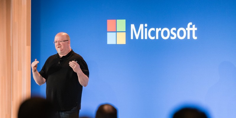 ông Kevin Scott - Giám đôc Công nghệ của Microsoft đưa ra dự báo về xu thế công nghệ trong 10 năm tới (ảnh: Microsoft)